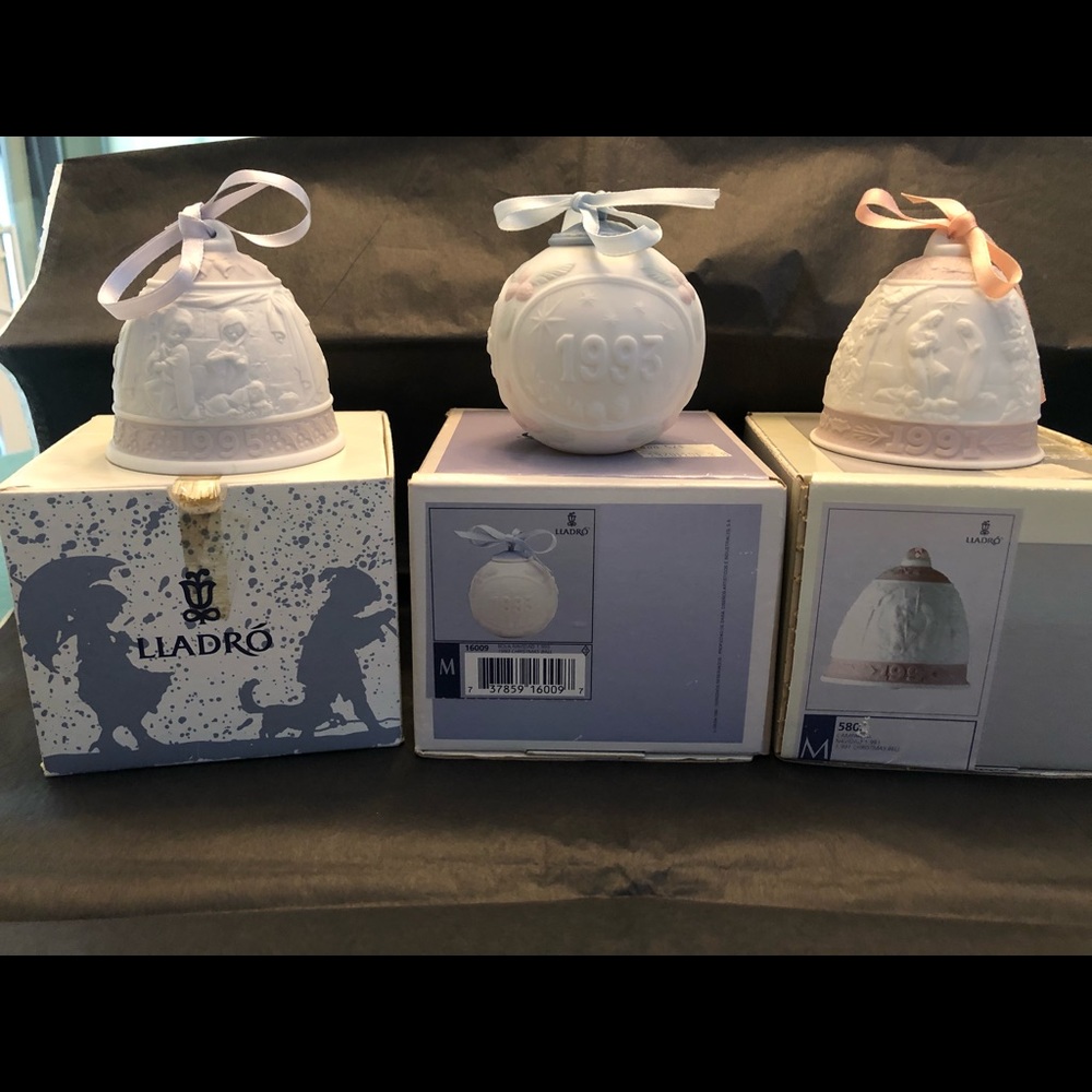 Lladro Christmas bells and ball